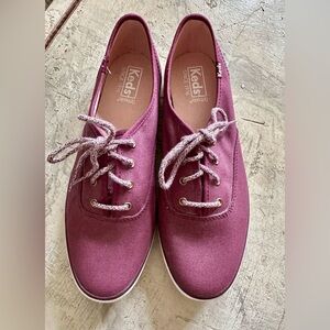 Keds sneakers Maroon size 9 LIKE NEW!